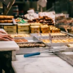 Kuru Temizlemeciler Kaçta Kapanıyor? Teslim Alma ve Teslim Etme Saatleri