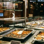 Lokantalarda Öğle Servisi Saat Kaçta Başlıyor? Açılış, Mola ve Servis Aralığı Rehberi